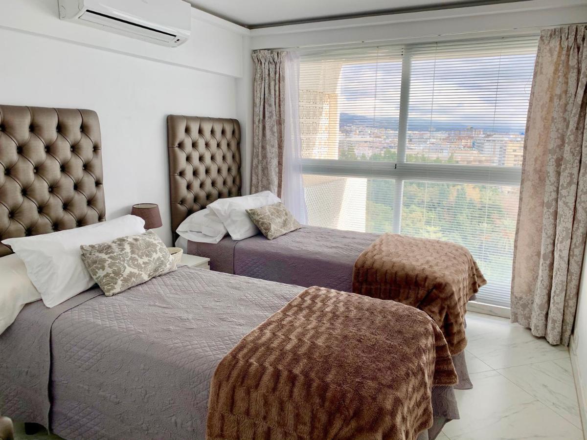 Skol 927A - Beachfront Central Luxury Penthouse Марбеля Екстериор снимка