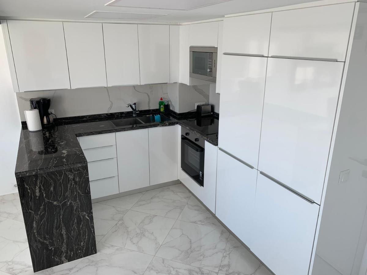 Skol 927A - Beachfront Central Luxury Penthouse Марбеля Екстериор снимка
