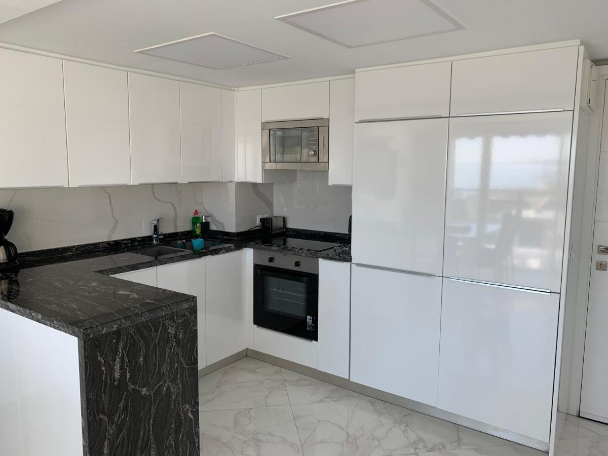 Skol 927A - Beachfront Central Luxury Penthouse Марбеля Екстериор снимка